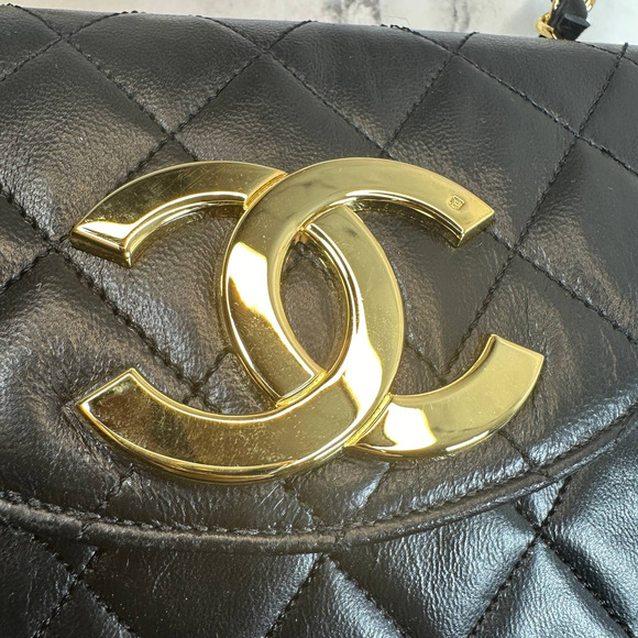 ❌❌ Chanel Vintage Mini Crossbody Bag Round Moon Flap Oversized CC Black/Gold 24K - Picture 6 of 16